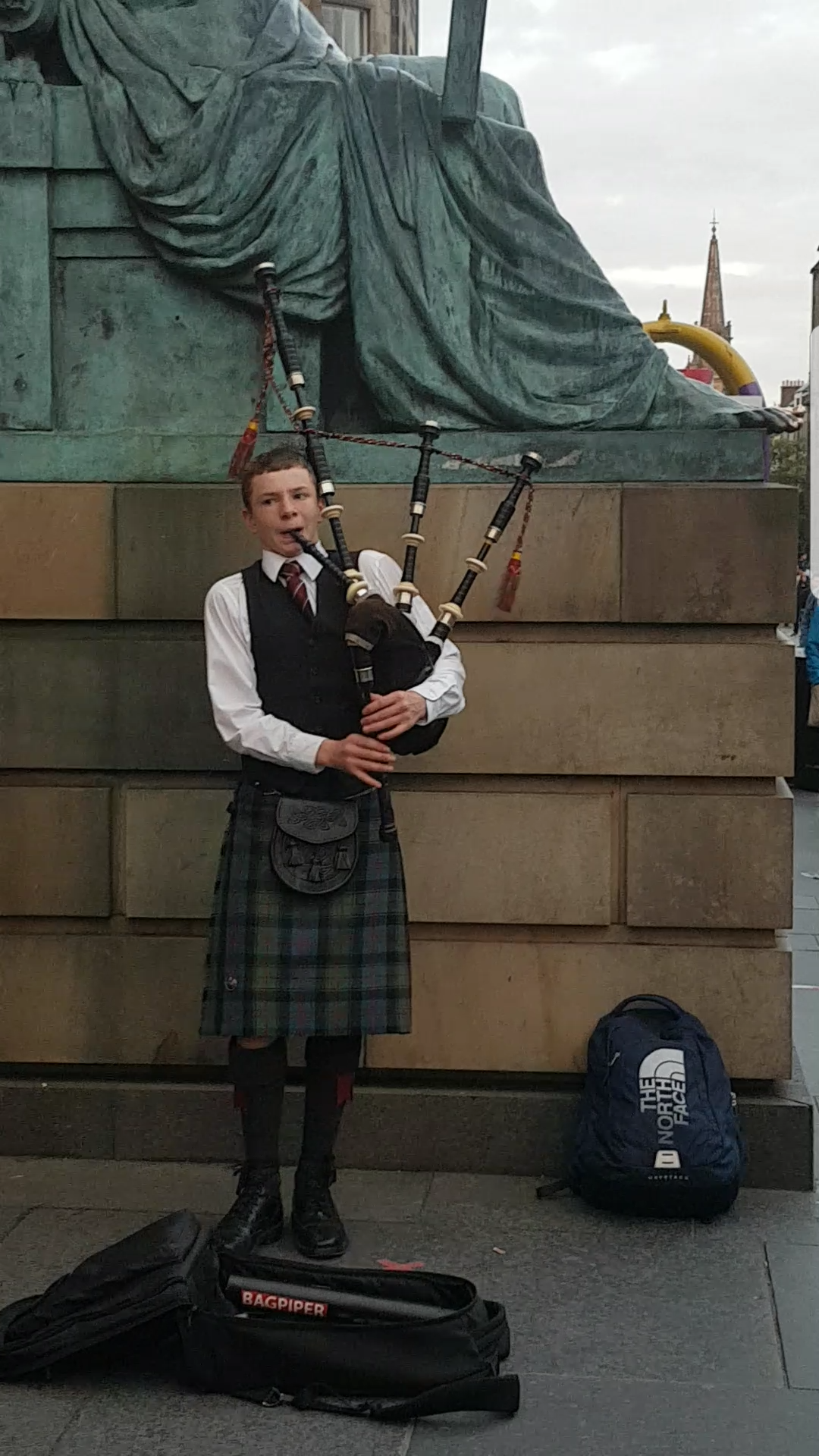 Bagpipes at the Edinburgh Festival #fromthecornertable fromthecornertable, streets of edinburgh, from the corner table, edinburgh, scotland, travel blog