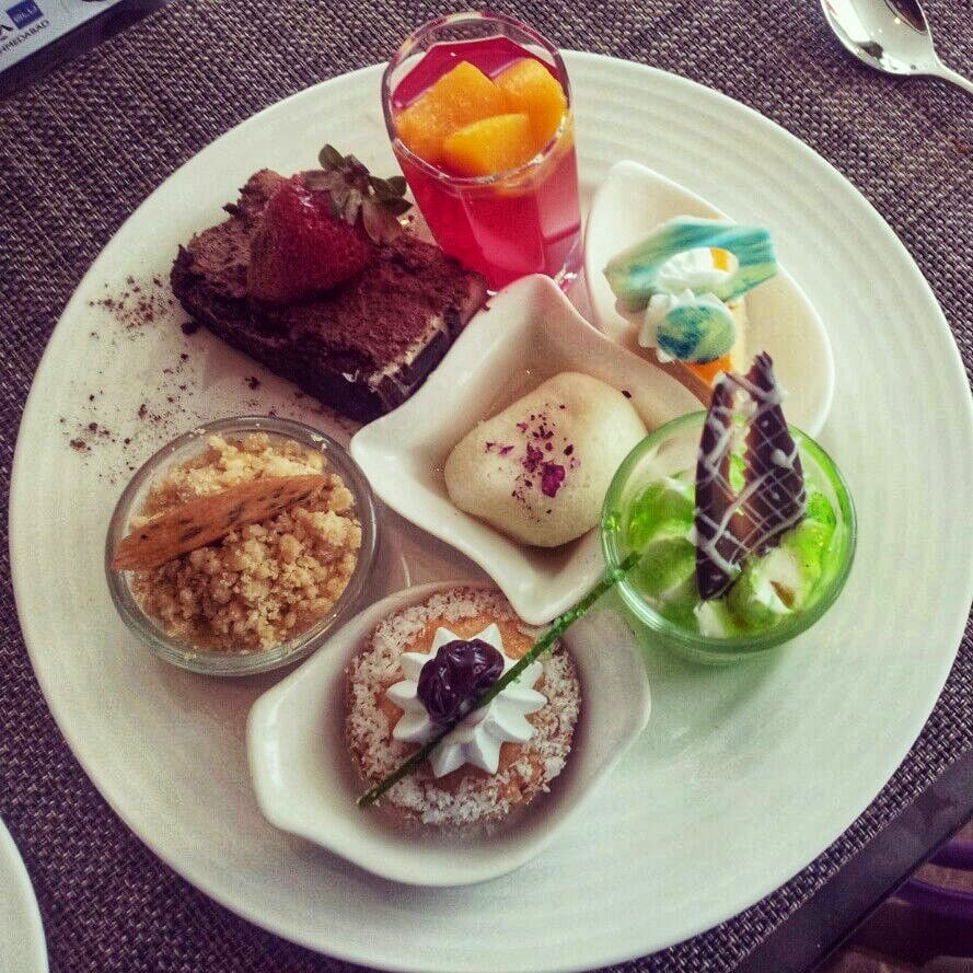 fromthecornertable, from the corner table, food shaming, body shaming, fat shaming