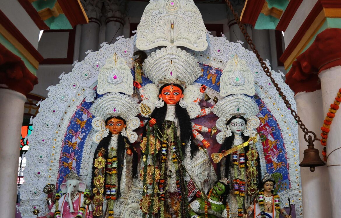 41b10-6-rani-rashmoni-boro-bari-pujo-4-01-e1540719358174