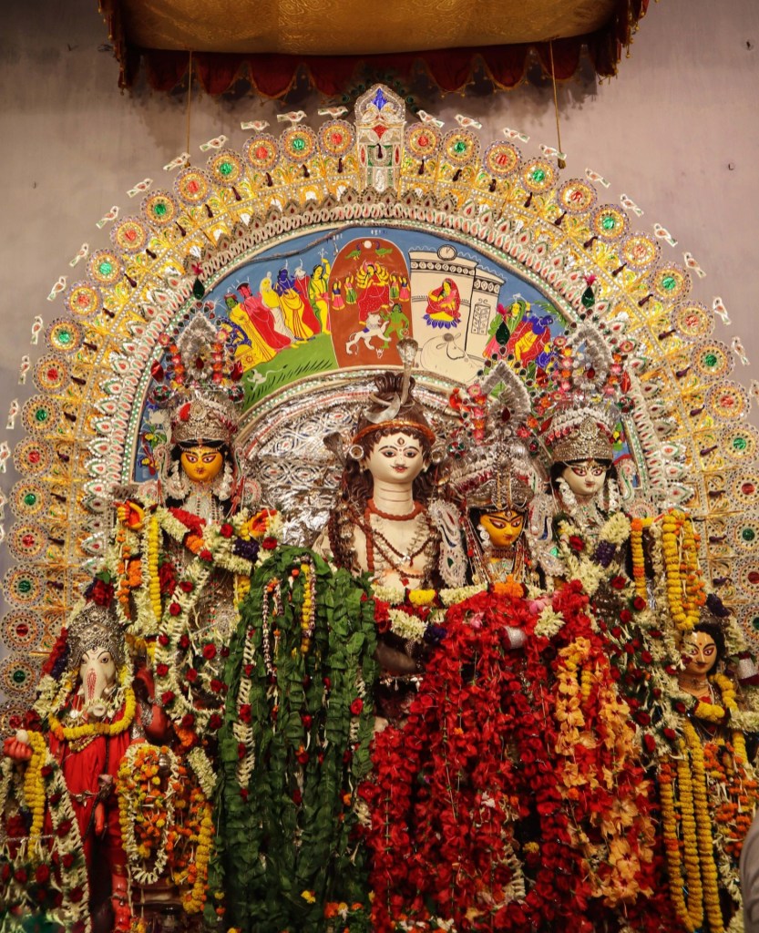 fromthecornertable, from the corner table, durga puja, bonedi bari puja, thantania dutta bari, hara gouri, shiva parvati