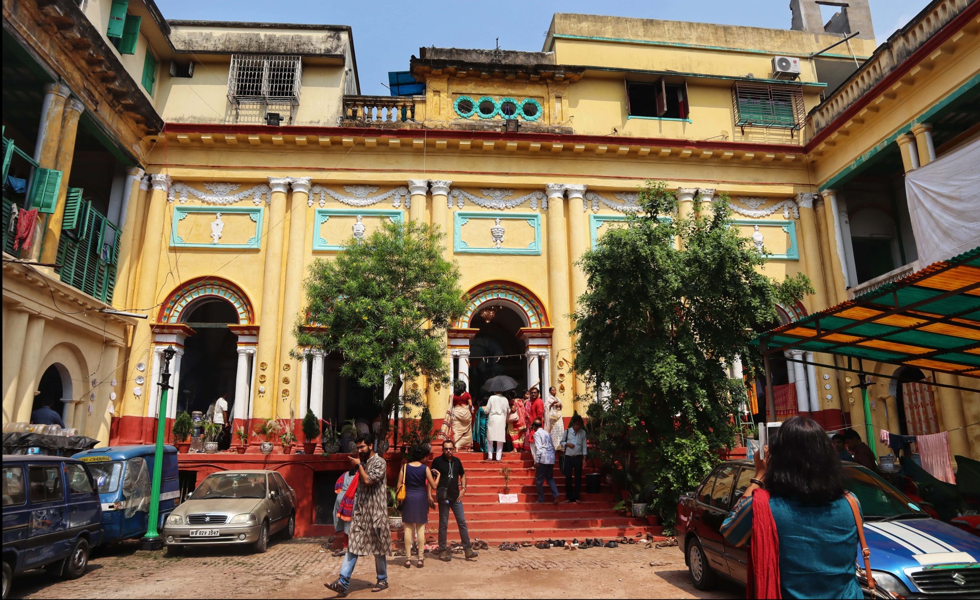 fromthecornertable, from the corner table, durga puja, bonedi bari puja, rani rashmoni