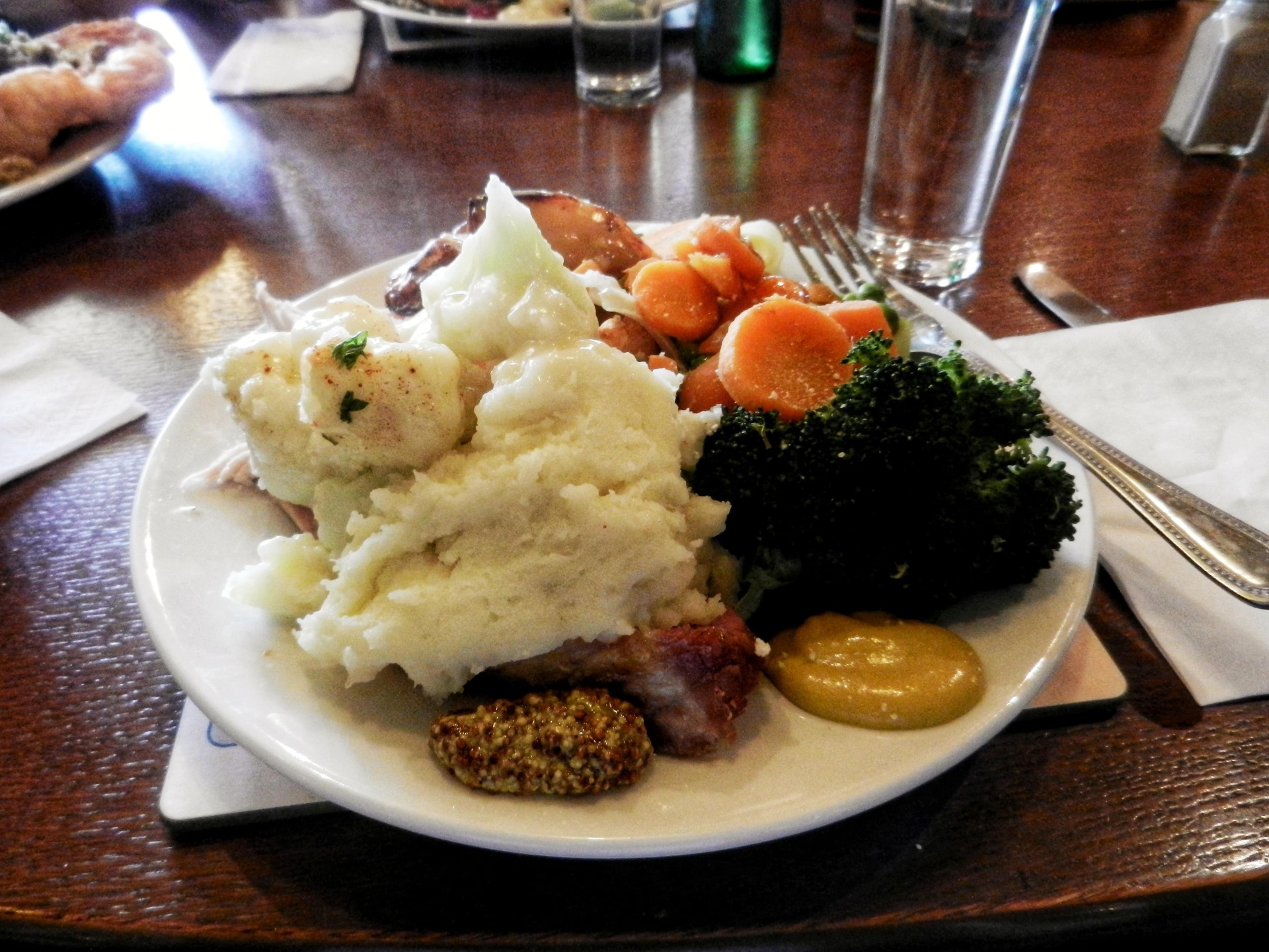 fromthecornertable, from the corner table, food shaming, body shaming, fat shaming