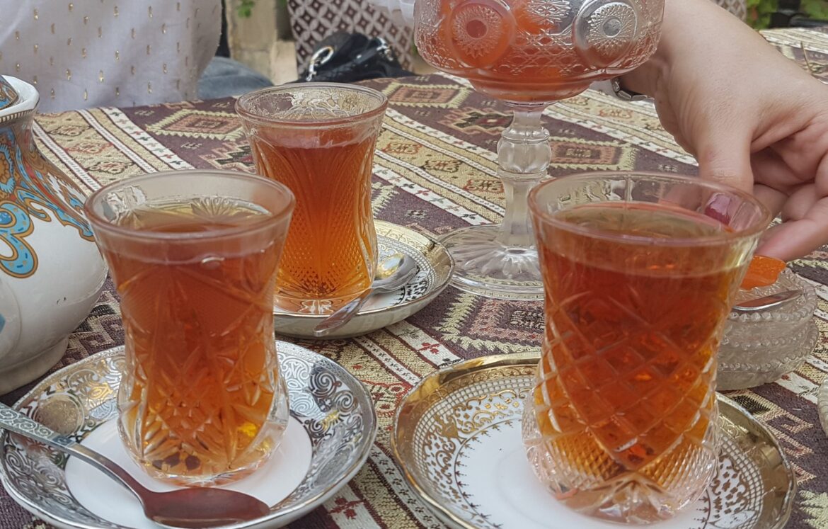 de23f-azeri-chai-time